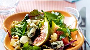 Salat mit Feigen, Roquefort und Ingwer-Dressing Rezept - Foto: House of Food / Bauer Food Experts KG