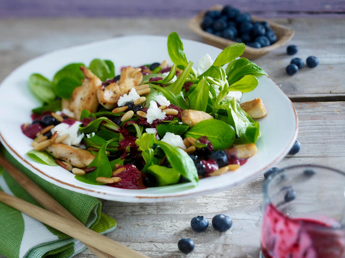 Salat mit Hähnchenstreifen Rezept