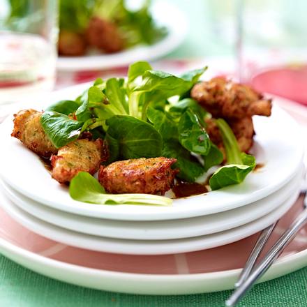 Salat mit Krebsbällchen Rezept