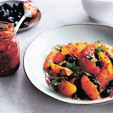 Salat mit Orangen und schwarzen Oliven Rezept