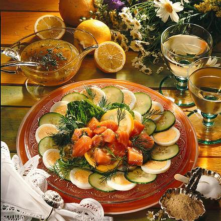Salat mit Räucherlachs Rezept Salat mit Räucherlachs Rezept