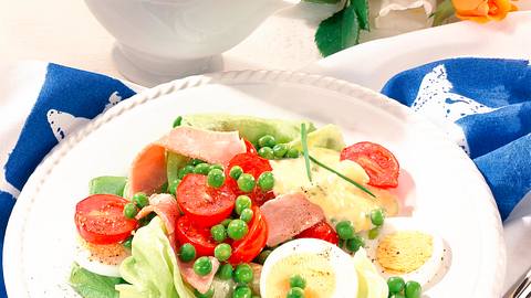 Salat mit Schinken und Ei Rezept - Foto: House of Food / Bauer Food Experts KG