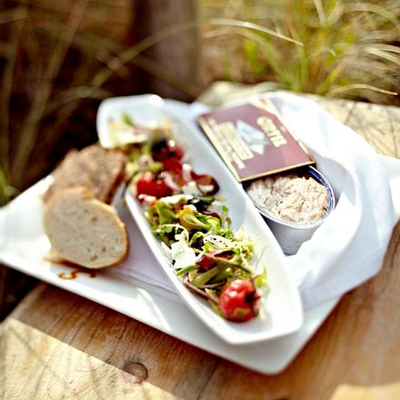 Salat Nizza mit Thunfisch und Baguette Rezept Salat Nizza mit Thunfisch und Baguette Rezept