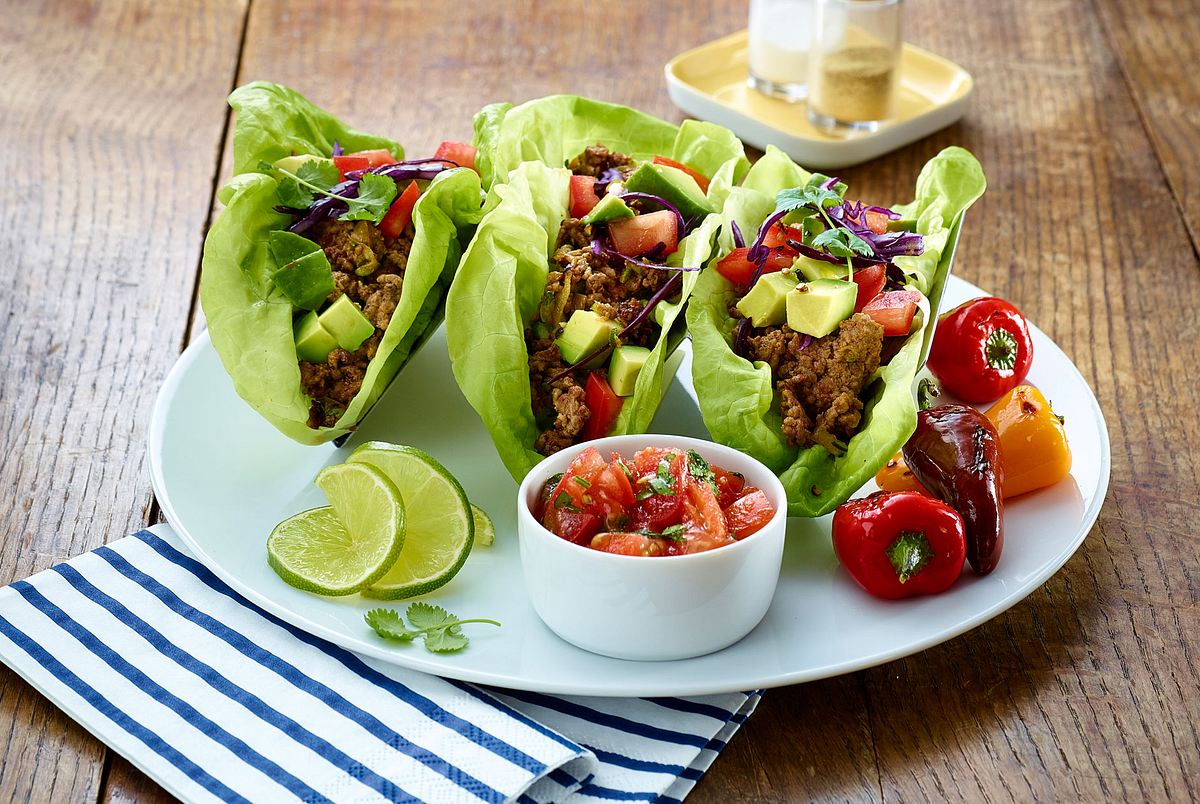 Salat-Tacos mit Rinderhack und Avocado Rezept