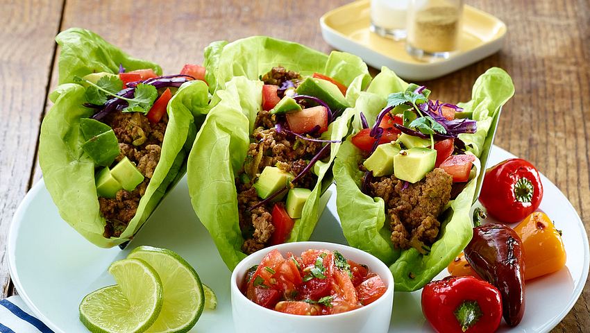Salat-Tacos mit Rinderhack und Avocado Rezept - Foto: House of Food / Bauer Food Experts KG