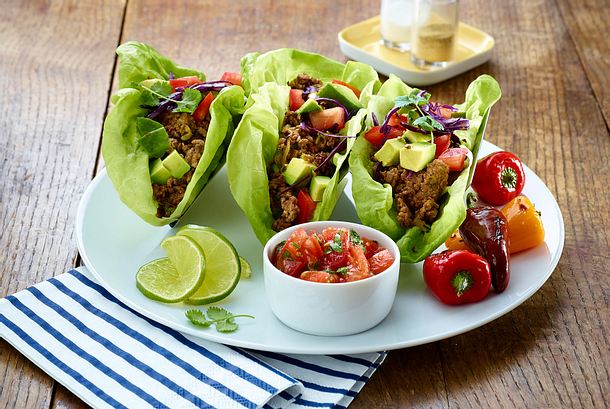 Salat-Tacos mit Rinderhack und Avocado Rezept Salat-Tacos mit Rinderhack und Avocado Rezept