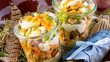 Salat-Trifle „Kichern erlaubt“ Rezept - Foto: LECKER @ Bauer Media Group Salat-Trifle „Kichern erlaubt“ Rezept - Foto: LECKER @ Bauer Media Group