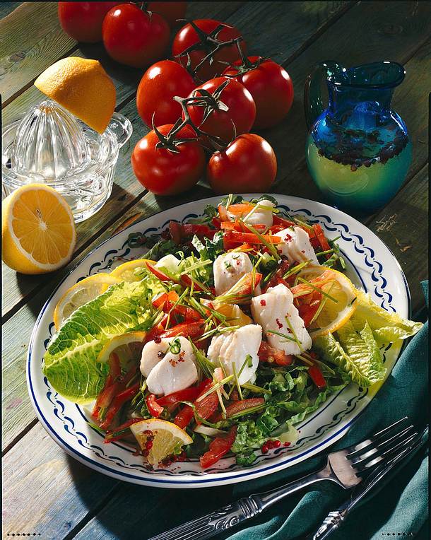 Salat und Fisch Rezept | LECKER