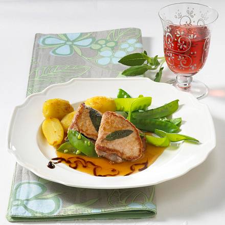 Salbeischnitzel mit Zuckerschoten Rezept Salbeischnitzel mit Zuckerschoten Rezept