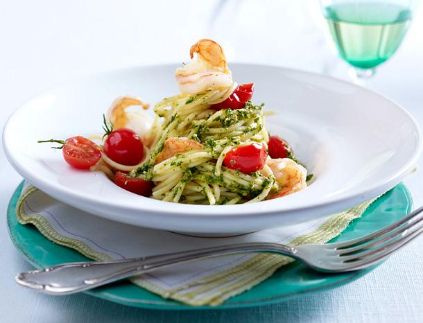 Salsa verde zu Spaghetti, Scampi und Kirschtomaten Rezept