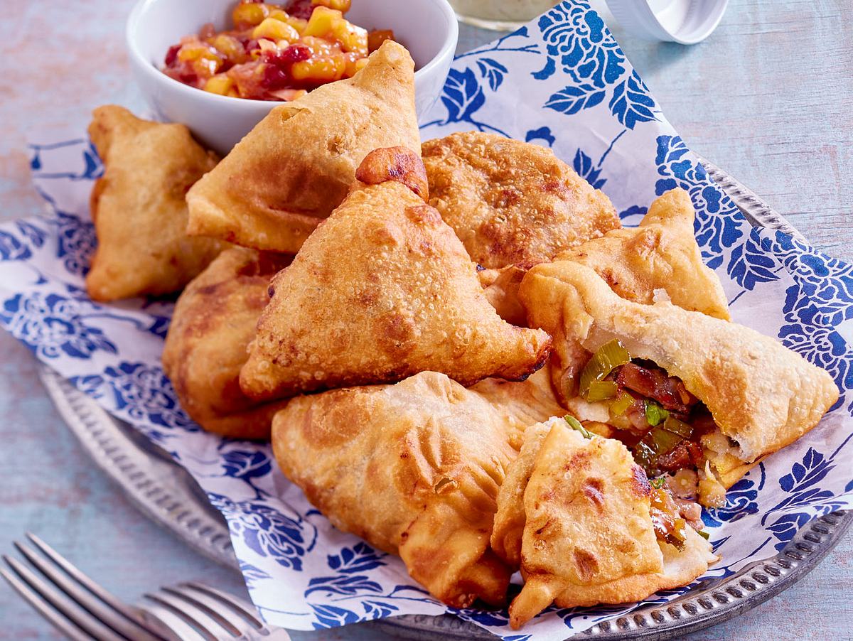 Samosapäckchen mit Nikolaus-Chutney und Drei-Königs-Dip Rezept