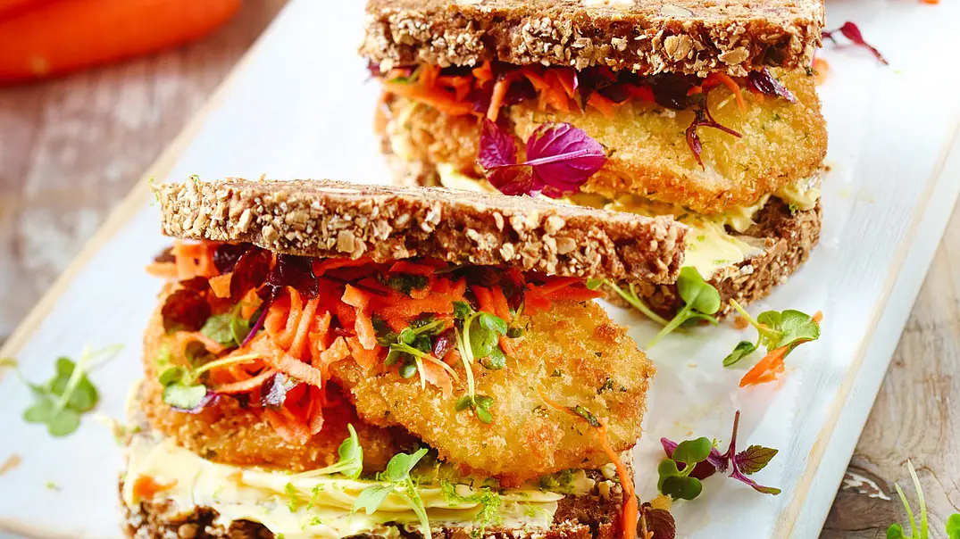 Sandwich mit Gemüse-Bratling Rezept - Foto: LECKER @ Bauer Media Group