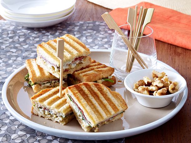 Sandwich mit Roquefort und Walnüssen Rezept Sandwich mit Roquefort und Walnüssen Rezept