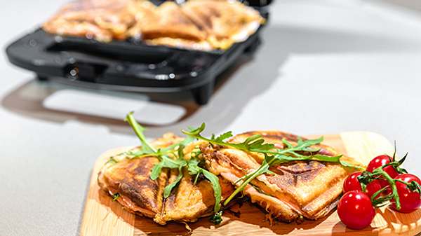 Leckerer Toast aus dem Sandwichmaker - Foto: iStock/jarino47