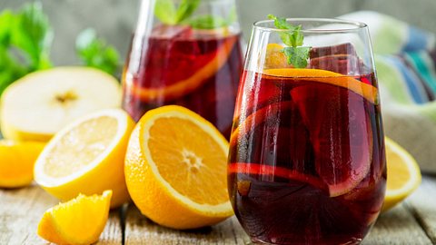 Sangria selber machen Rezept - Foto: anaumenko, Fotolia