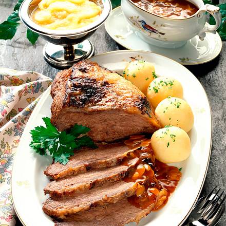 Sauerbraten Mit Apfelmus Und Klößen Rezept | LECKER