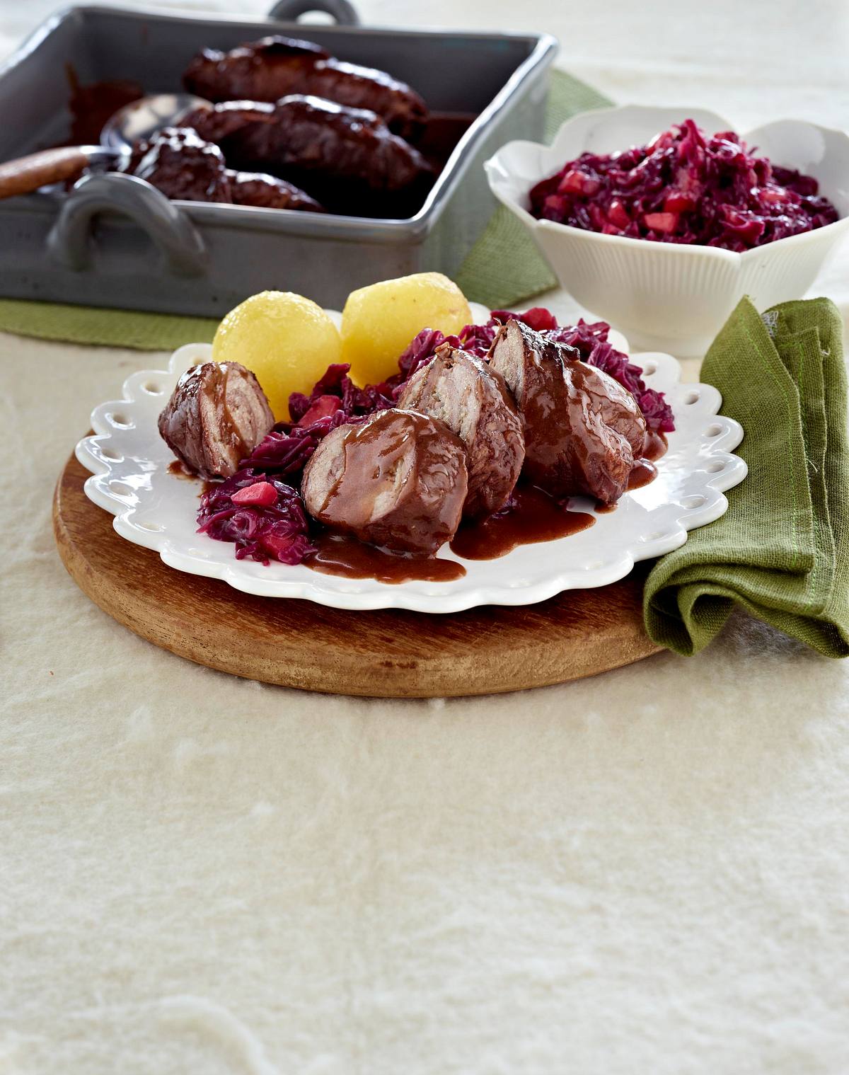 Sauerbraten-Rouladen mit Rotkohl Rezept