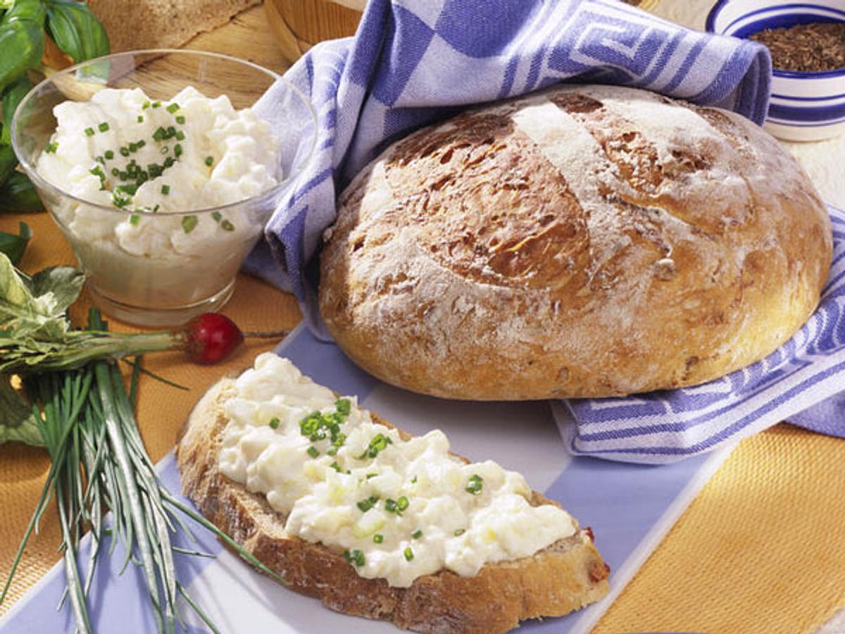 Sauerkraut-Brot mit Obatzda Rezept