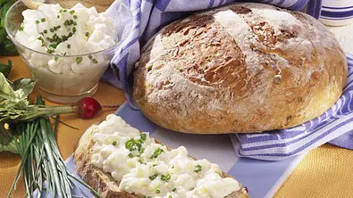 Sauerkraut-Brot mit Obatzda Rezept - Foto: LECKER @ Bauer Media Group