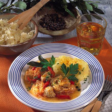 Sauerkraut-Gulasch Rezept Sauerkraut-Gulasch Rezept