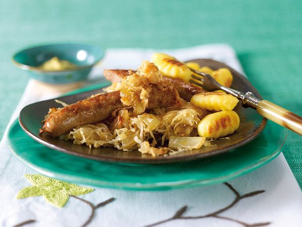 Sauerkraut mit Salsiccia & Gnocchi Rezept Sauerkraut mit Salsiccia & Gnocchi Rezept