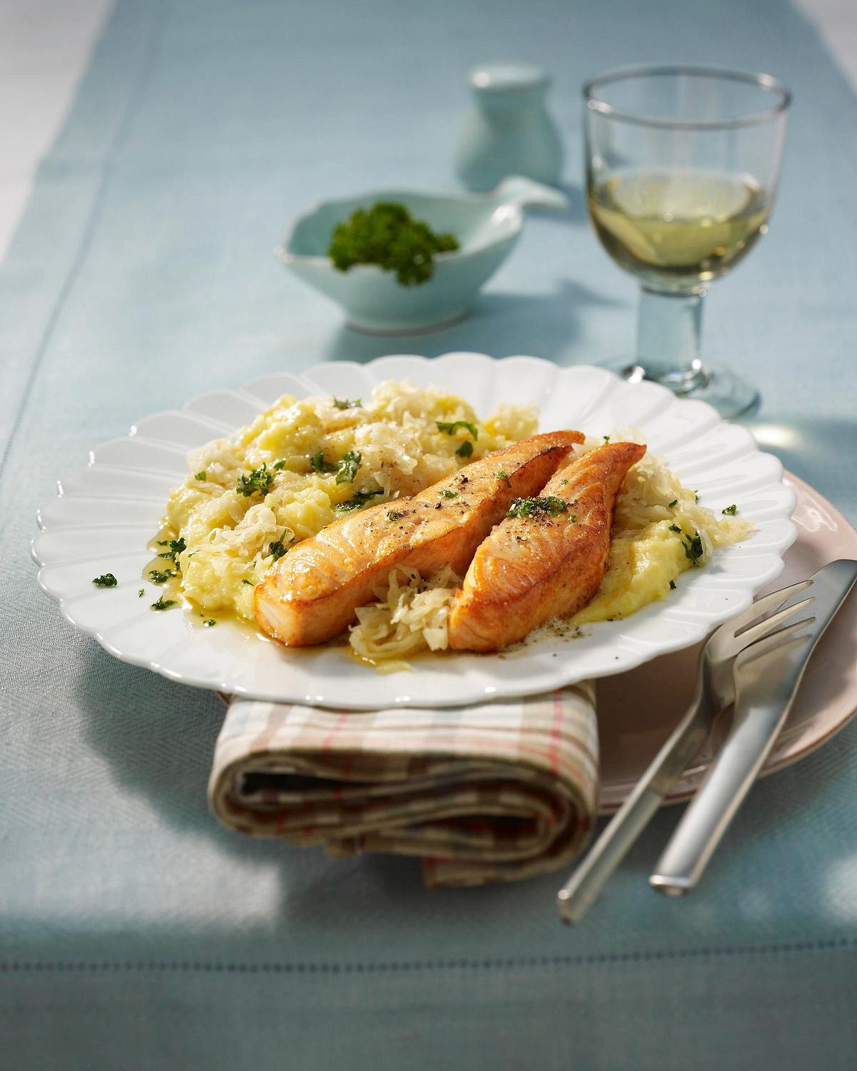 Sauerkraut-Püree mit Lachsfilet Rezept