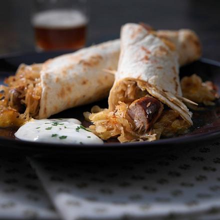 Sauerkraut-Wrap mit Nürnberger Würstchen Rezept Sauerkraut-Wrap mit Nürnberger Würstchen Rezept