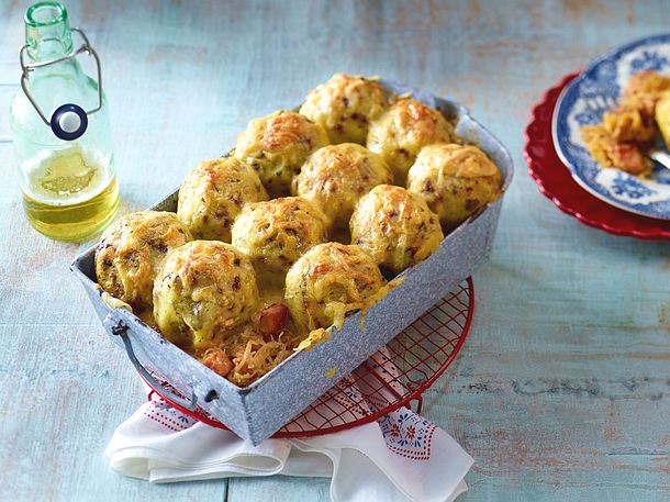 Sauerkrautgratin mit Knödeln und Kasseler Rezept Sauerkrautgratin mit Knödeln und Kasseler Rezept
