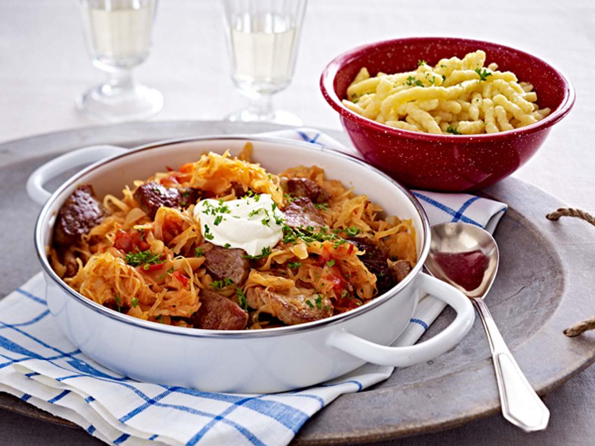 Sauerkrautpfanne mit Schweinefilet - so gehts