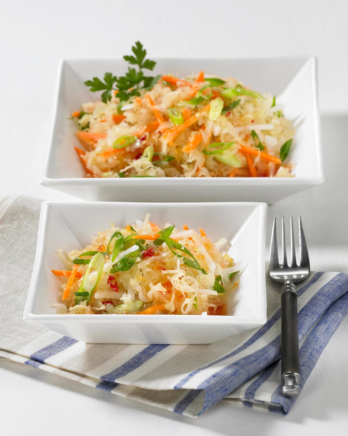 Sauerkrautsalat auf asiatische Art Rezept