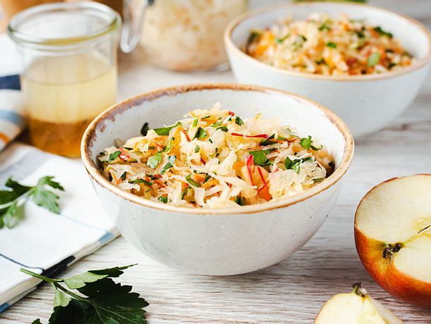 Einfacher Sauerkrautsalat Rezept | LECKER