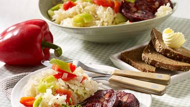 Sauerkrautsalat mit Blutwurst Rezept - Foto: House of Food / Bauer Food Experts KG