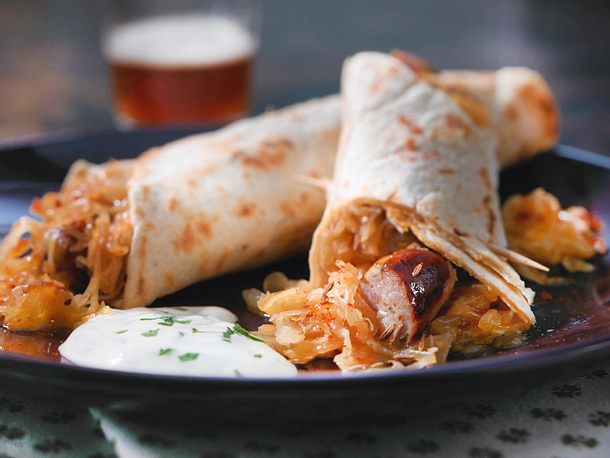 Sauerkrautwrap mit Nürnberger Würstchen Rezept Sauerkrautwrap mit Nürnberger Würstchen Rezept