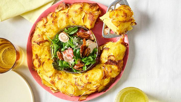Savarin-Gratin zu Salat Rezept - Foto: House of Food / Bauer Food Experts KG