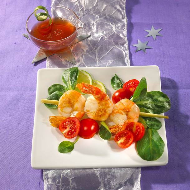 Scampi-Zitronengras-Spieße mit Kirschtomaten und Limettensoße Rezept