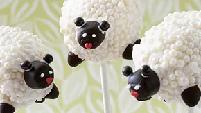 Schäfchen-Cake-Pops Rezept - Foto: LECKER @ Bauer Media Group