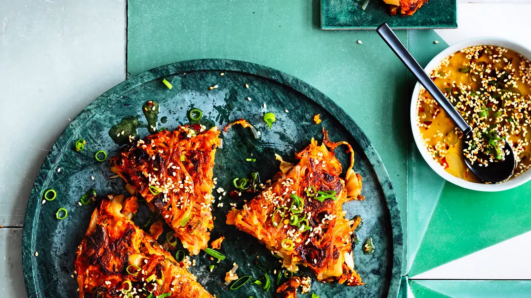 Scharfe Dangmyeon-Küchlein Rezept - Foto: LECKER @ Bauer Media Group Scharfe Dangmyeon-Küchlein Rezept - Foto: LECKER @ Bauer Media Group
