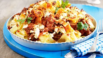 Scharfe Nudeln mit Hack Rezept - Foto: LECKER @ Bauer Media Group