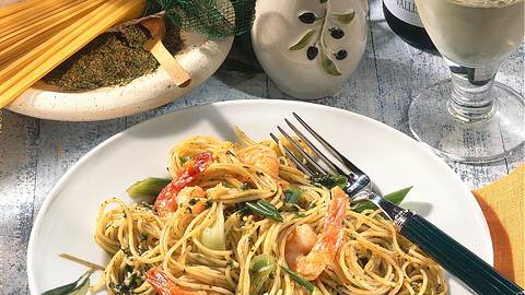 Scharfe Spaghetti mit Garnelen Rezept - Foto: House of Food / Bauer Food Experts KG