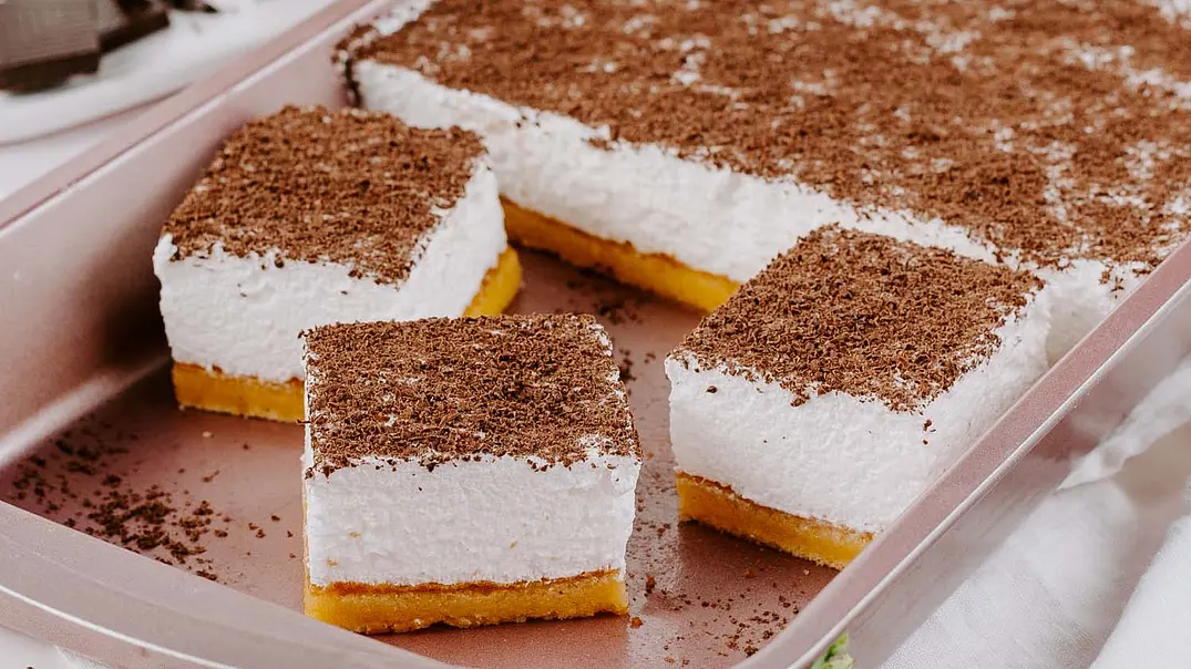 Schaumkuchen (Šampita) Rezept - Foto: ShowHeroes für LECKER @ Bauer Media Group Schaumkuchen (Šampita) Rezept - Foto: ShowHeroes für LECKER @ Bauer Media Group