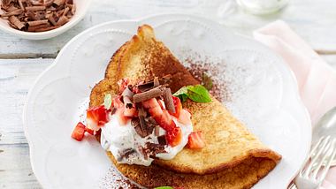 Schaumomelett mit Mascarponecreme und Erdbeeren Rezept - Foto: House of Food / Bauer Food Experts KG