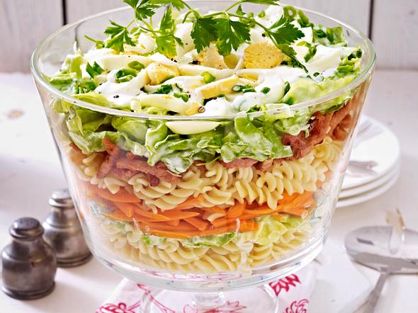 Schichtsalat-Rezepte - Klassiker & neue Ideen | LECKER Schichtsalat-Rezepte - Klassiker & neue Ideen | LECKER