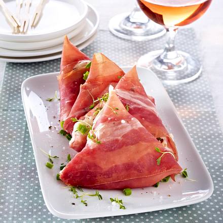 Schinken-Dreiecke mit Garnelenfüllung (Schinken-Samosas) Rezept Schinken-Dreiecke mit Garnelenfüllung (Schinken-Samosas) Rezept