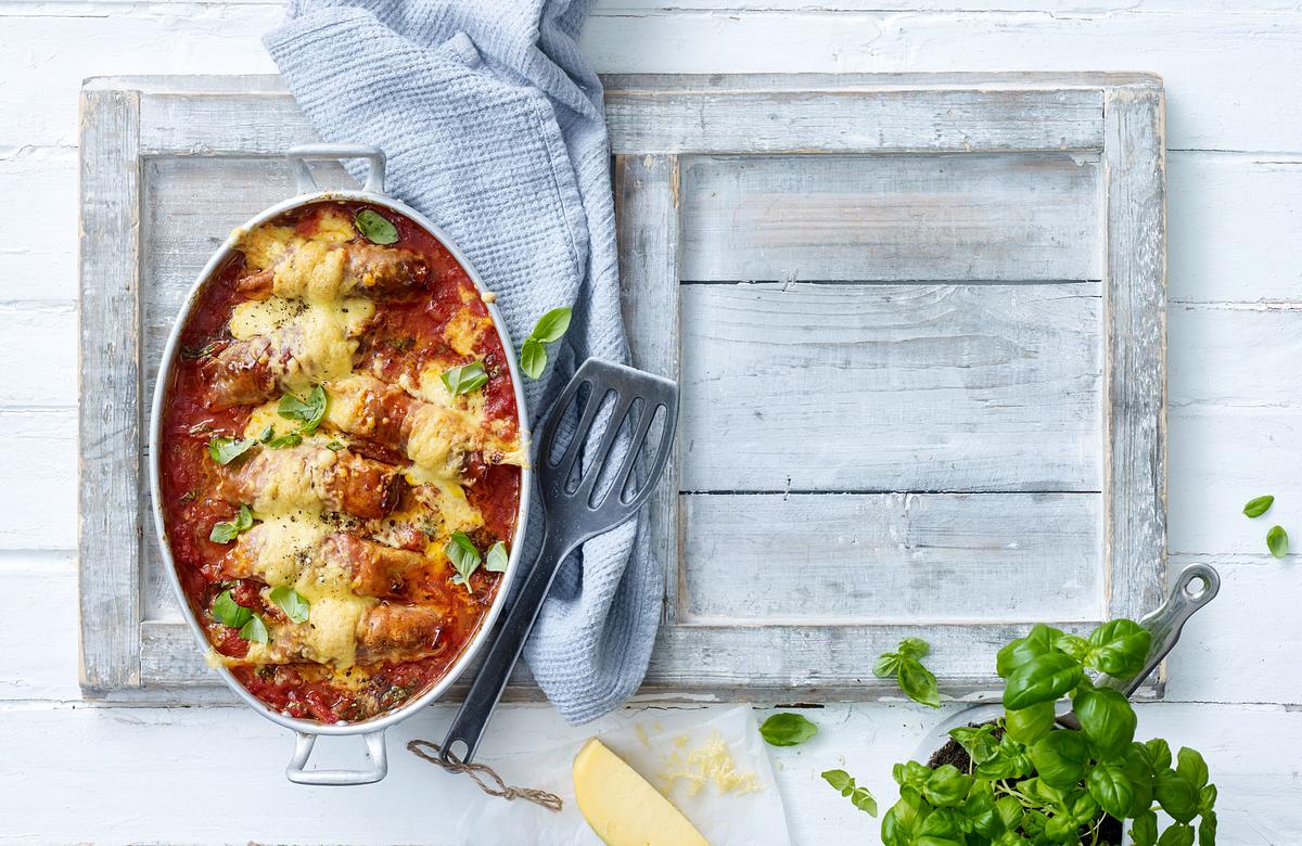 Schinken-Hackröllchen in Tomatensoße (5-Zutaten) Rezept