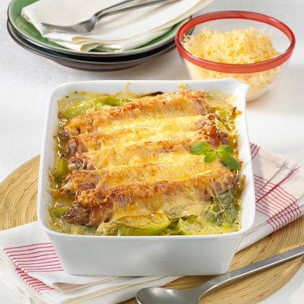 Schinken-Mettröllchen auf Porree Rezept Schinken-Mettröllchen auf Porree Rezept