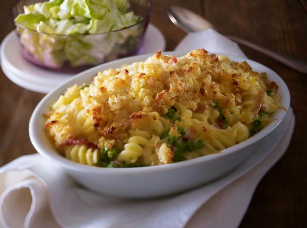 Schinken-Nudel-Auflauf mit grünem Salat Rezept Schinken-Nudel-Auflauf mit grünem Salat Rezept