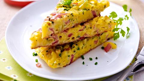 Schinken-Nudel-Omlette Rezept - Foto: House of Food / Bauer Food Experts KG