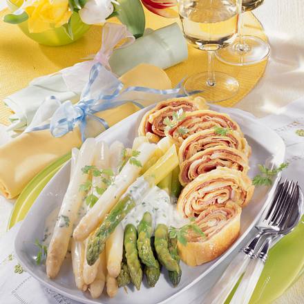 Schinken-Pfannkuchen vom Blech zu Spargel Rezept