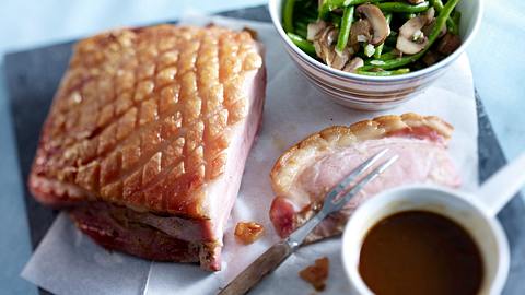 Schinkenbraten mit Knusperkruste Rezept - Foto: House of Food / Bauer Food Experts KG
