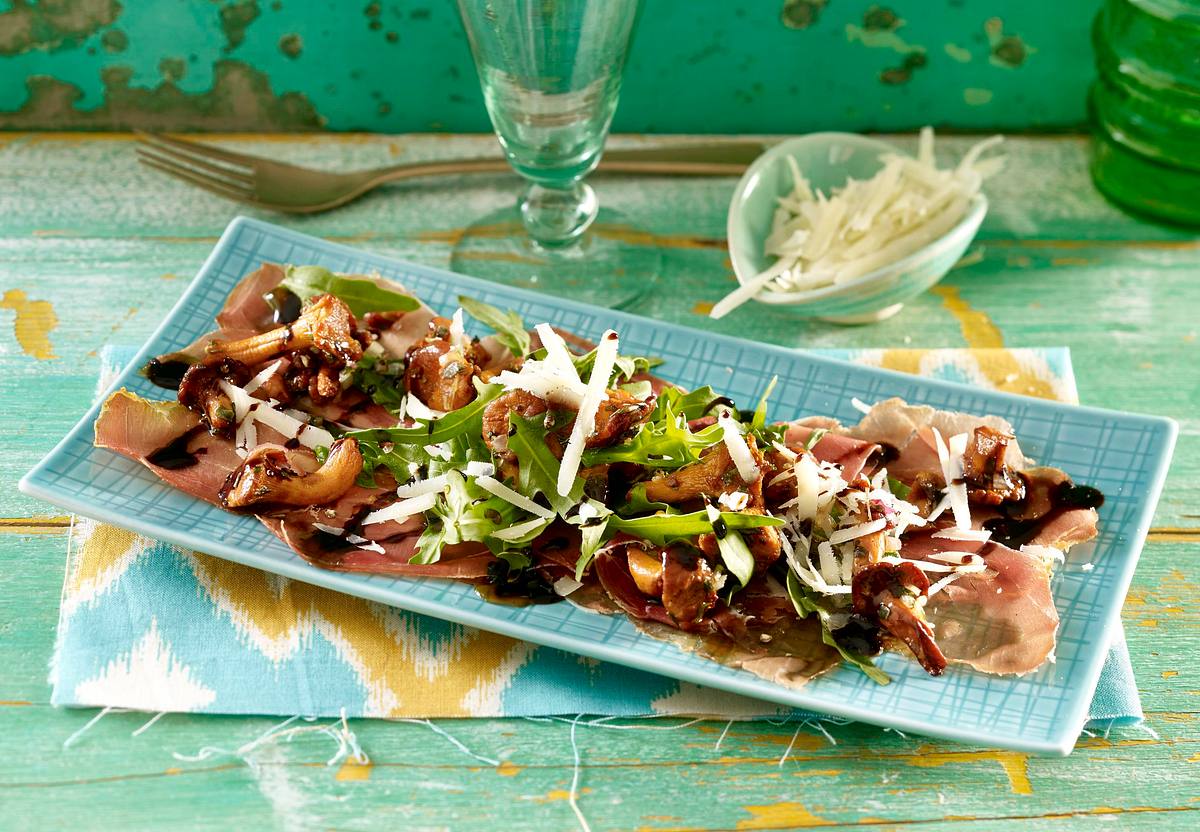 Schinkencarpaccio mit Pfifferlingen Rezept